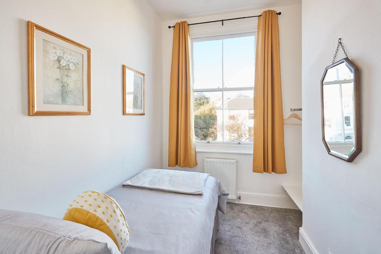 Beautiful Sea View Apartment In St Leonards On Sea 외부 사진